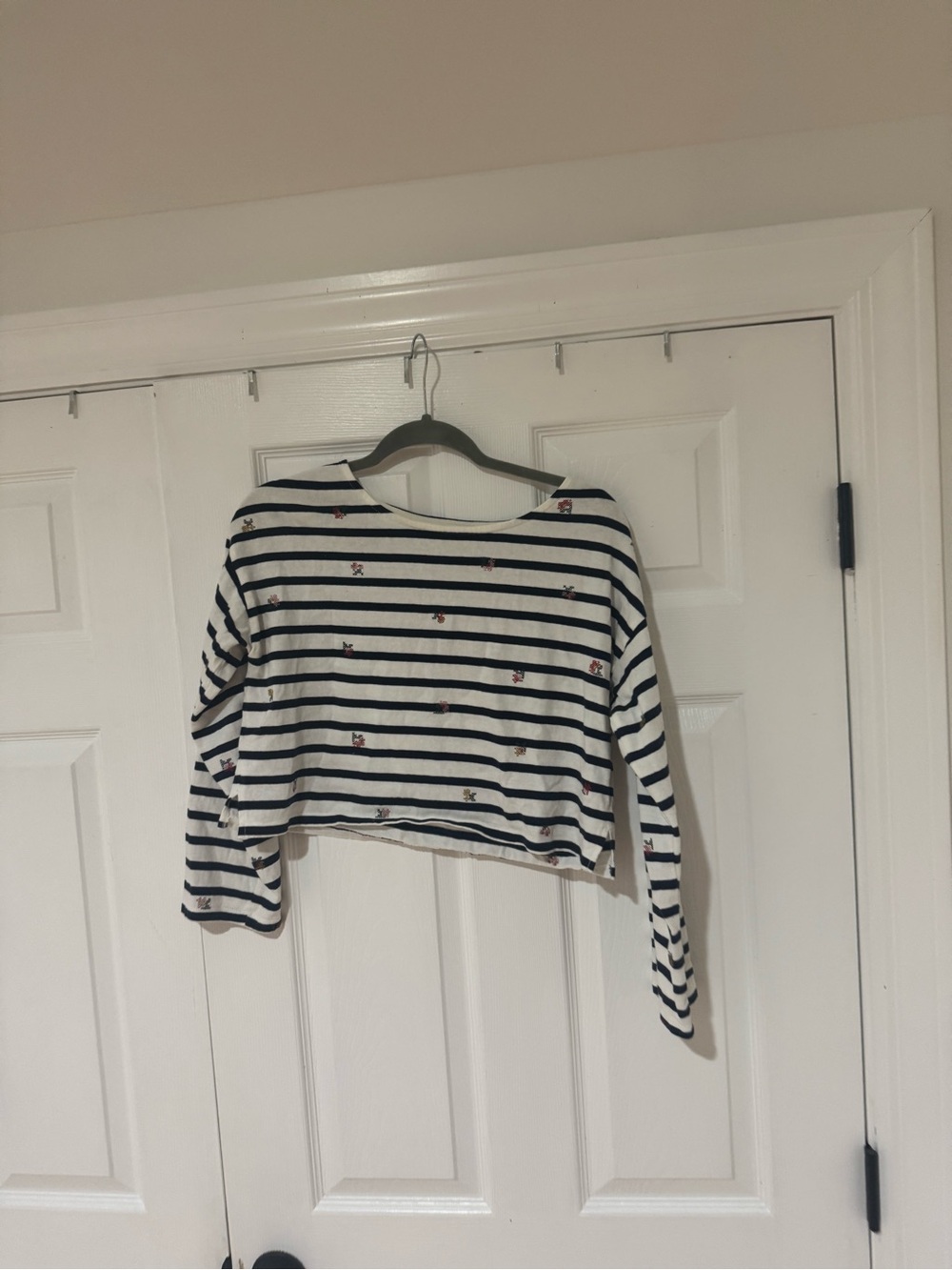 Madewell Women’s Cropped Navy & White Striped-Sleeve Top